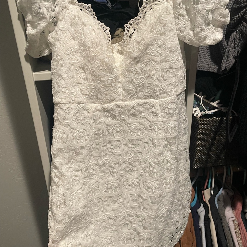 Selfie Leslie White Lace Long Sleeve Dress